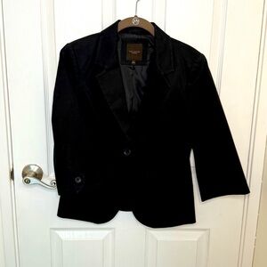 Limited Black Women's Cropped or 3/4 Blazer